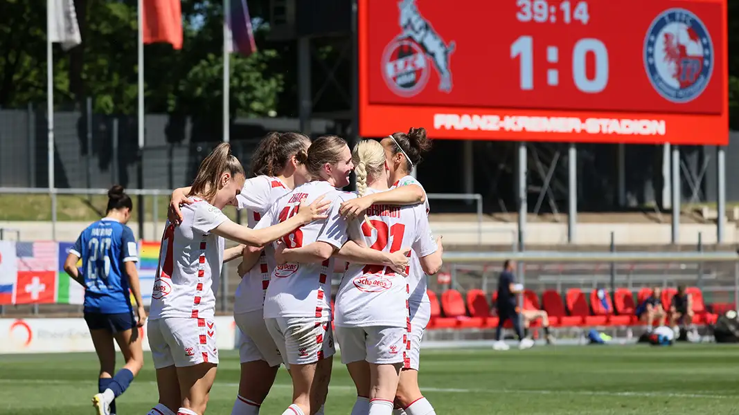 Die FC-Frauen jubeln gegen Potsdam - am Ende gewinnt Köln mit 4:0. (Foto: Sylvia Eichinger)