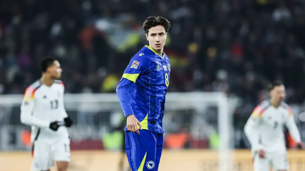 Denis Huseinbasic ist in den kommenden Tagen mit der Nationalmannschaft Bosnien-Herzegowinas unterwegs (Foto: IMAGO / Nico Herbertz)