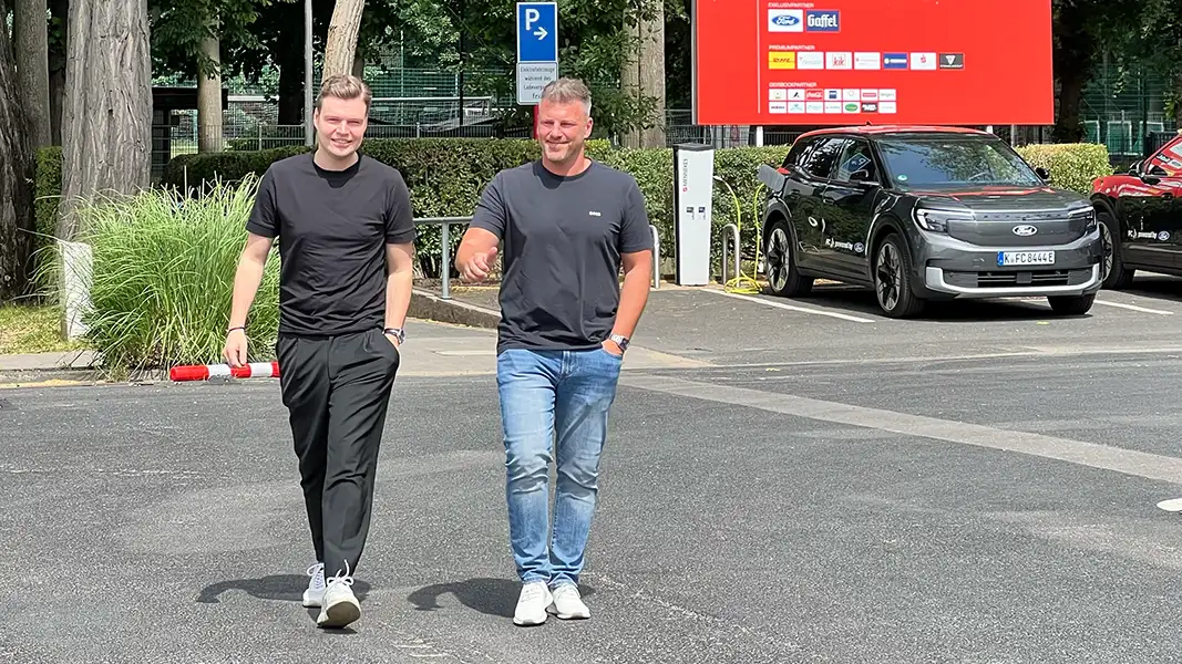 Erste Fotos: Hier kommt Kwasniok am Geißbockheim an