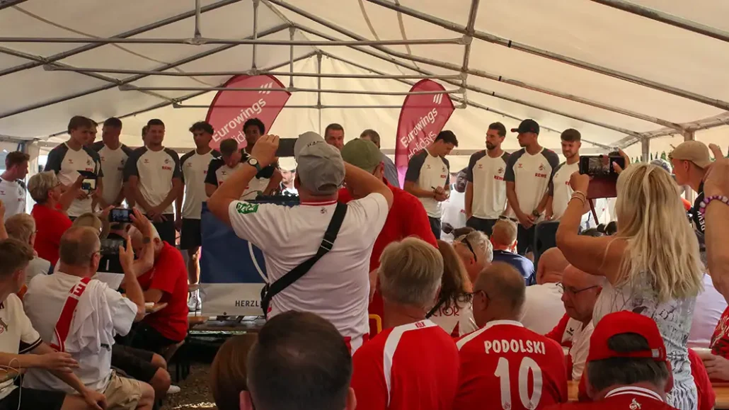 Der Fan-Abend mit über 300 Anhängern in Bad Waltersdorf. (Foto: GEISSBLOG)