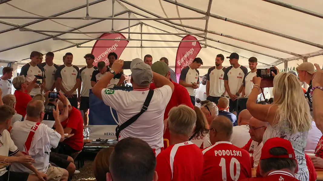 Der Fan-Abend mit über 300 Anhängern in Bad Waltersdorf. (Foto: GEISSBLOG)