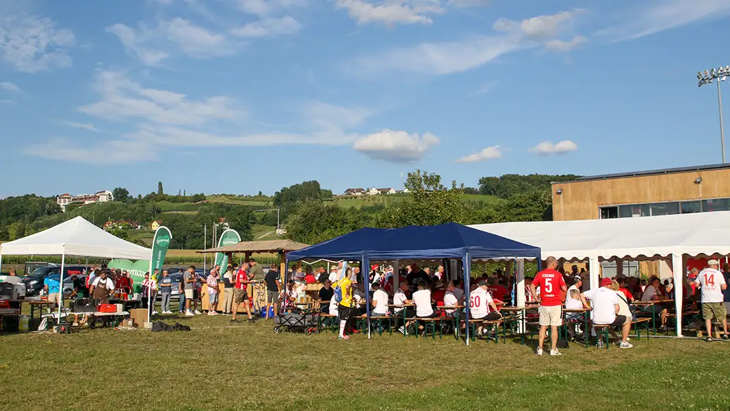 Der Fan-Abend mit über 300 Anhängern in Bad Waltersdorf. (Foto: GEISSBLOG)