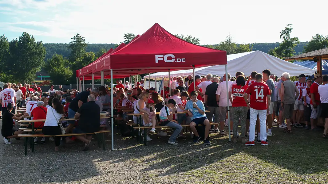 Der Fan-Abend mit über 300 Anhängern in Bad Waltersdorf. (Foto: GEISSBLOG)