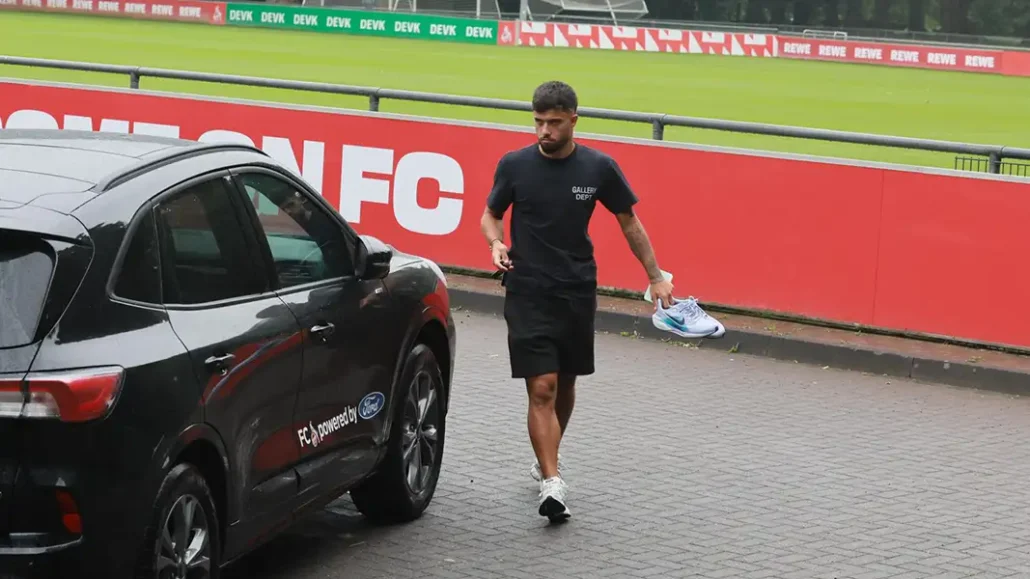 Jusuf Gazibegovic am Sonntag am Geißbockheim. (Foto: Bucco)