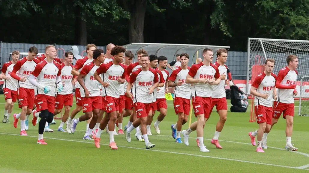 Einlaufen beim Trainingsauftakt. (Foto: Bucco)