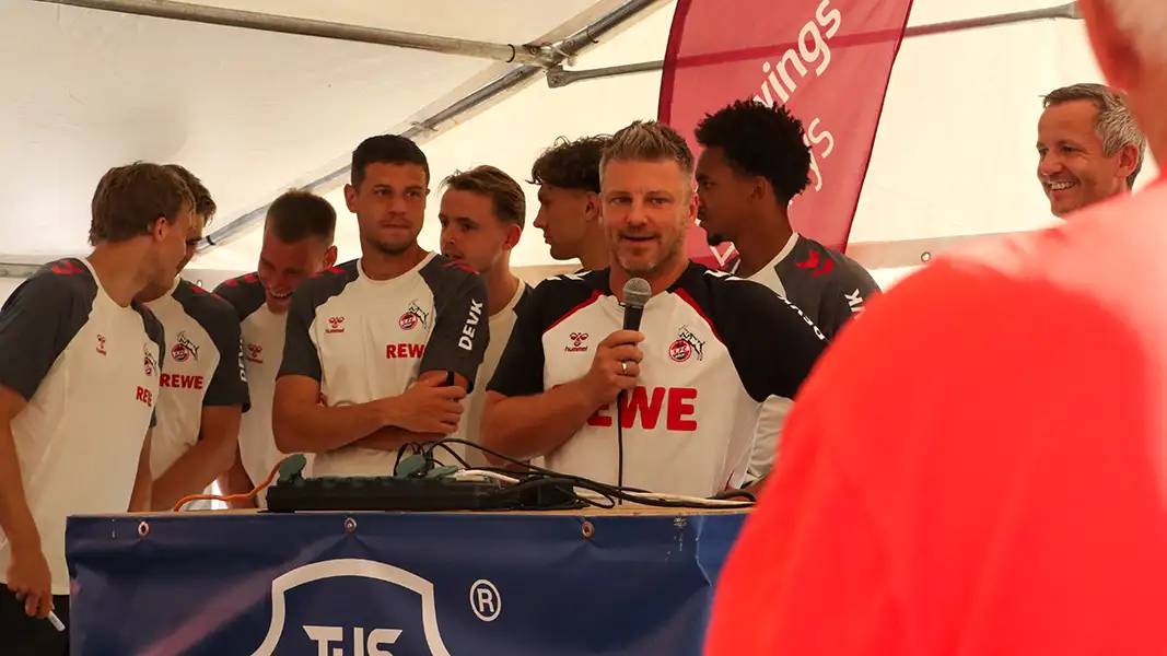 Kwasniok beim Fan-Abend am Zapfhahn: „Ihr könnt uns vertrauen!“