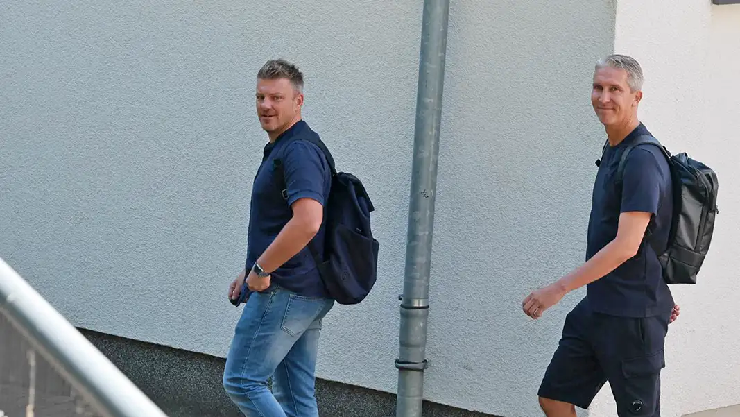 Lukas Kwasniok und Frank Kaspari am Freitag wieder am Geißbockheim. (Foto: Bucco)