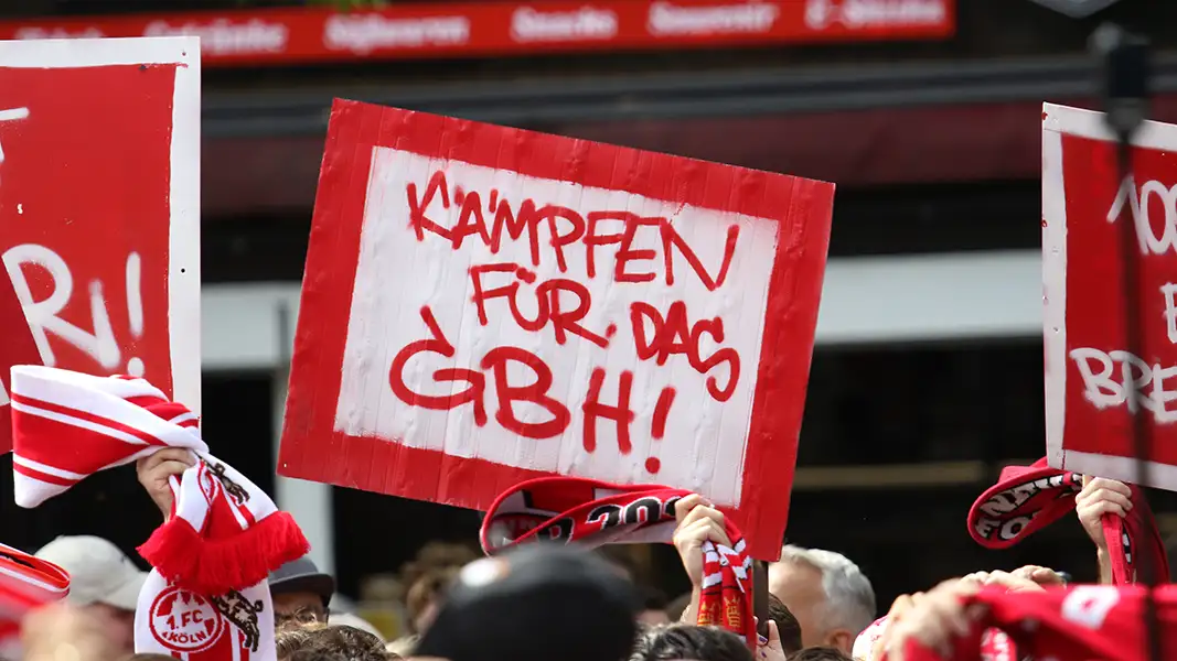 Rund 4000 FC-Fans waren bei der Demo am Heumarkt. (Foto: GEISSBLOG)
