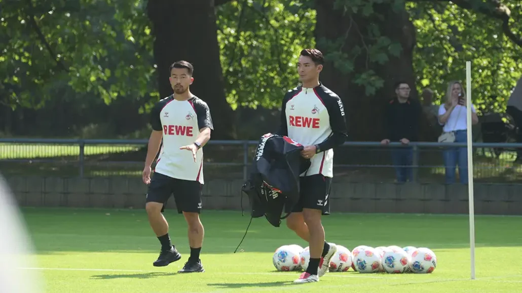 Tomoaki Makino (rechts) hospitiert in dieser Woche bei den Profis des 1. FC Köln. (Foto: GEISSBLOG)