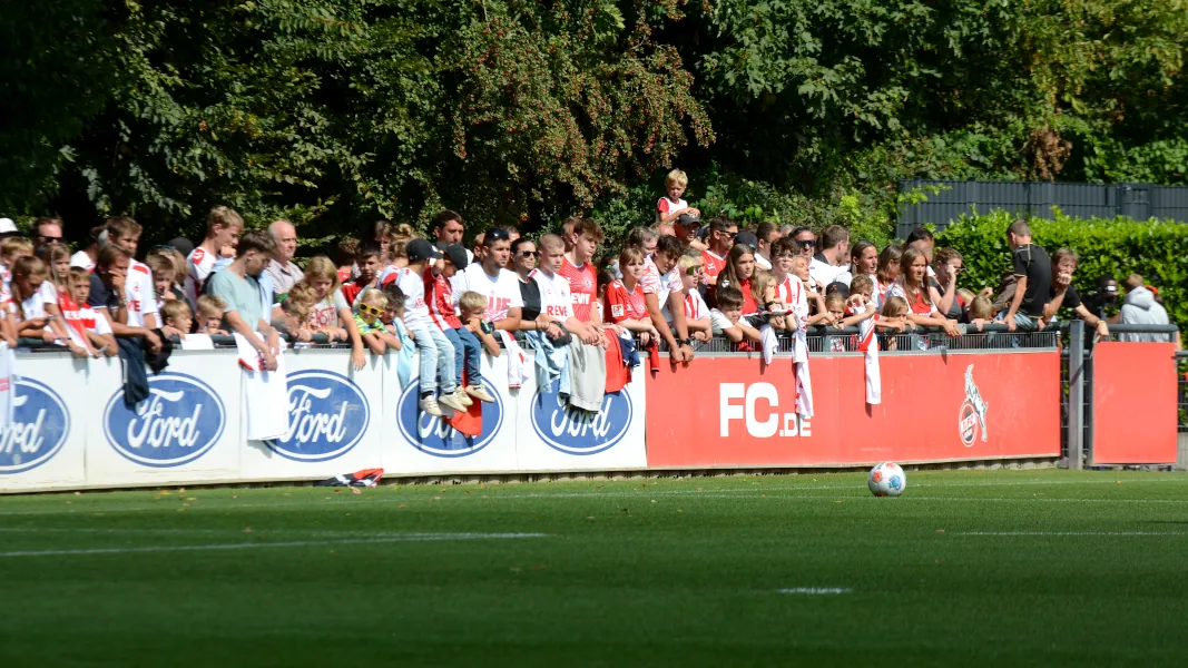 Riesiger Ansturm beim FC-Training am Donnerstag. (Foto: GEISSBLOG)