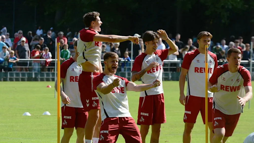 Jan Thielmann & Co. jubelten über den Sieg beim Aufwärmspielchen. (Foto: GEISSBLOG)
