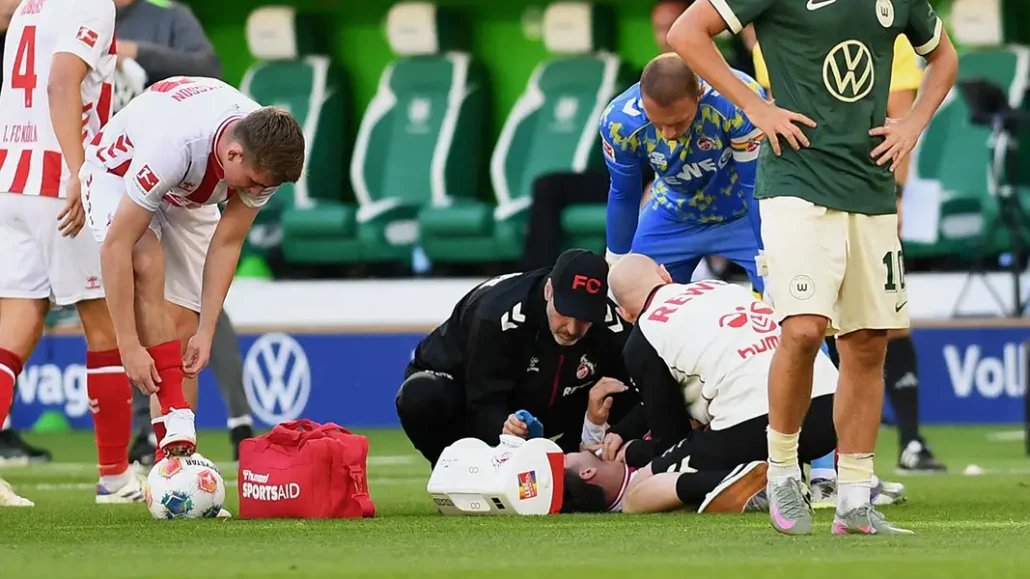 Rav van den Berg wird dem 1. FC Köln mehrere Wochen fehlen. (Foto: IMAGO / DeFodi)