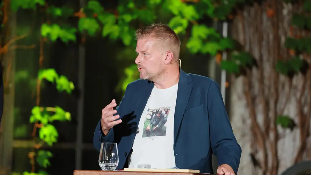 Stroman nimmt „Nachhilfeunterricht“ – FC wirbt mit „Scheich“-Kampagne