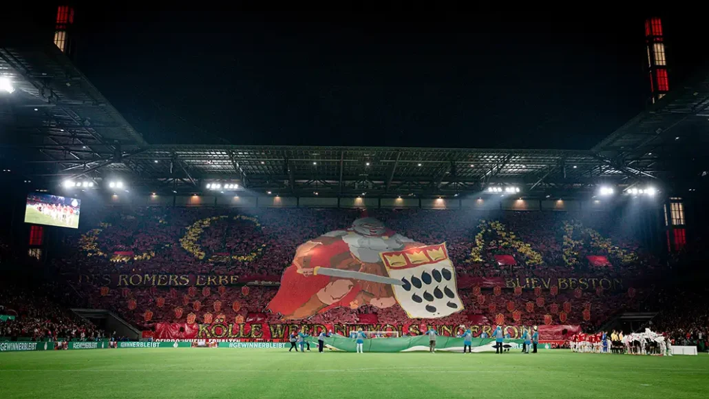 Die Choreo der FC-Fans vor dem Spiel. (Foto: IMAGO / kolbert-press)