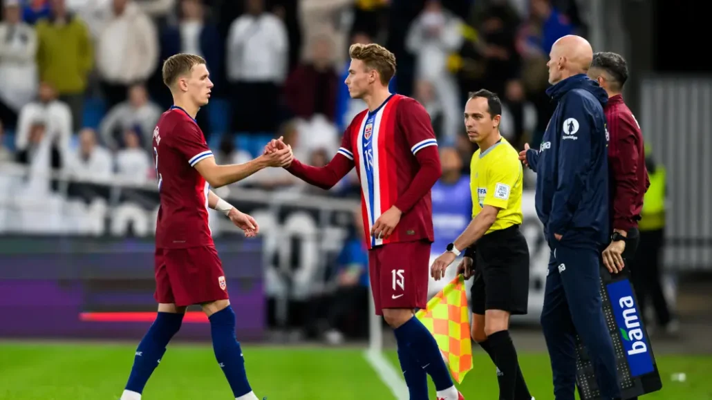 Mit seiner Einwechslung für Marcus Pedersen feierte Sebastian Sebulonsen sein Debüt für die norwegische Nationalmannschaft. (Foto: IMAGO / Bildbyran)