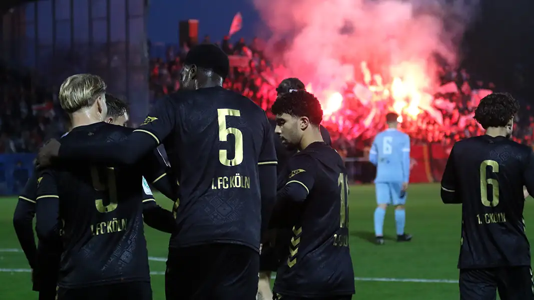 Der FC bejubelt das Tor zum 1:0 bei Racing FC Union. (Foto: GEISSBLOG)