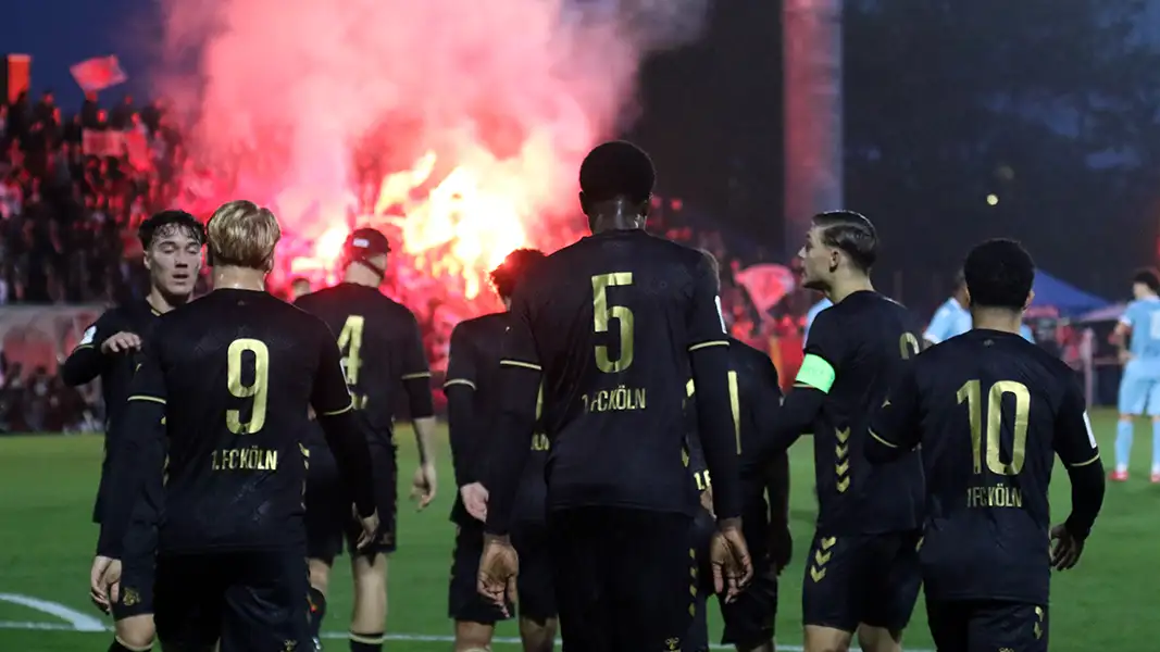 Der FC bejubelt das Tor zum 1:0 bei Racing FC Union. (Foto: GEISSBLOG)