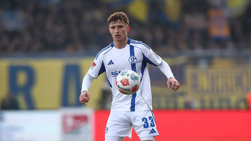 Vitalie Becker im Trikot des FC Schalke 04. (Foto: IMAGO / Jan Huebner)