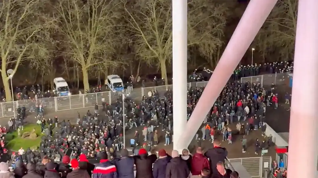 „Nacktkontrollen“ in Leverkusen? FC-Fanszene nicht im Stadion