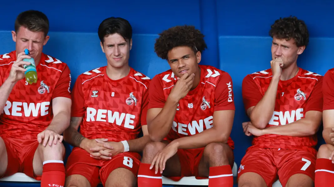 Zu Beginn der Sommervorbereitung war Neo Telle (2.v.r.) noch Teil des Profi-Kaders. (Foto: Bucco)