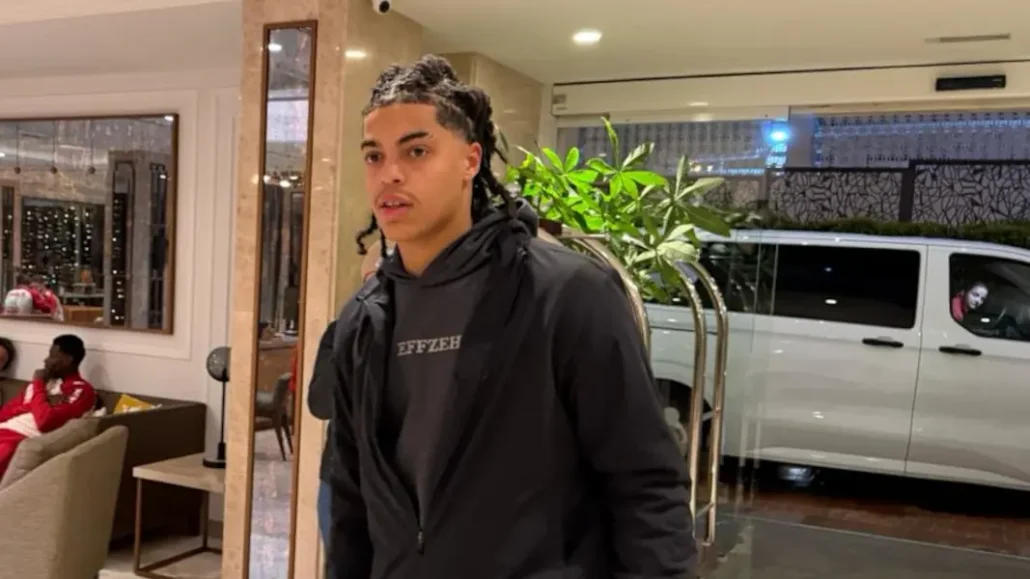 Jahmai Simpson-Pusey bei seiner Ankunft im Trainingslager. (Foto: GEISSBLOG)