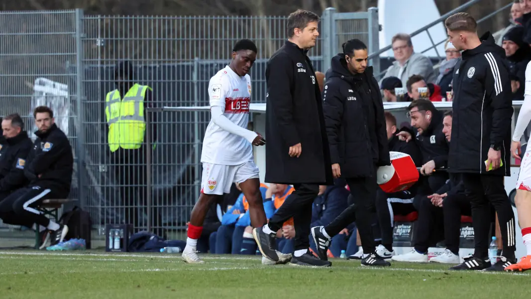 Justin Diehl wurde bei Stuttgarts Zweitvertretung verletzt ausgewechselt. (Foto: IMAGO / Sportfoto Rudel)