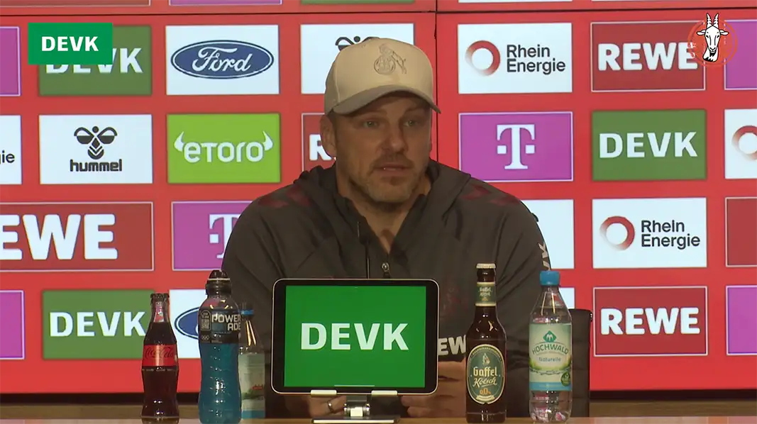 Lukas Kwasniok auf der Pressekonferenz. (Foto: GEISSBLOG)