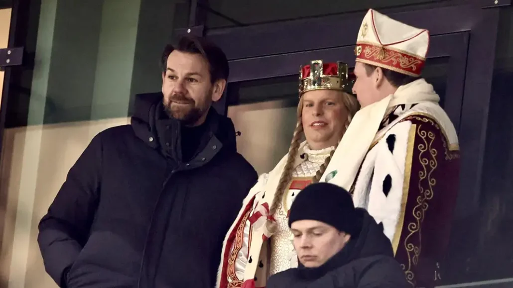 Thomas Kessler mit dem Dreigestirn beim Youth-League-Heimspiel gegen Inter Mailand. (Foto: Bucco)