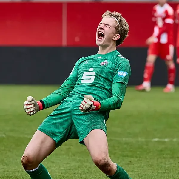 Größtes Talent seit Urbig? FC bindet Nachwuchshoffnung langfristig