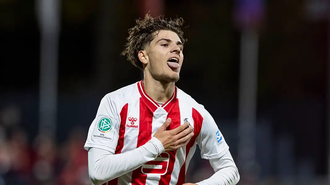 Gelingt Alessandro Puzzo und dem FC der Einzug in die K.o.-Runde? (Foto: IMAGO / Beautiful Sports)