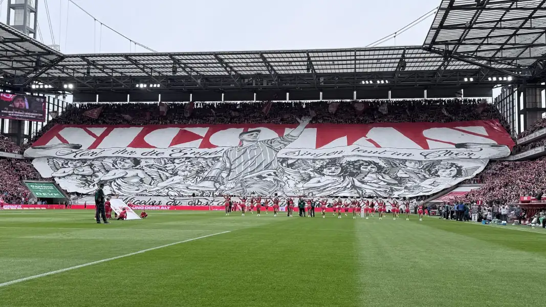 To the sounds of Kasalla: Moving choreography for deceased fan