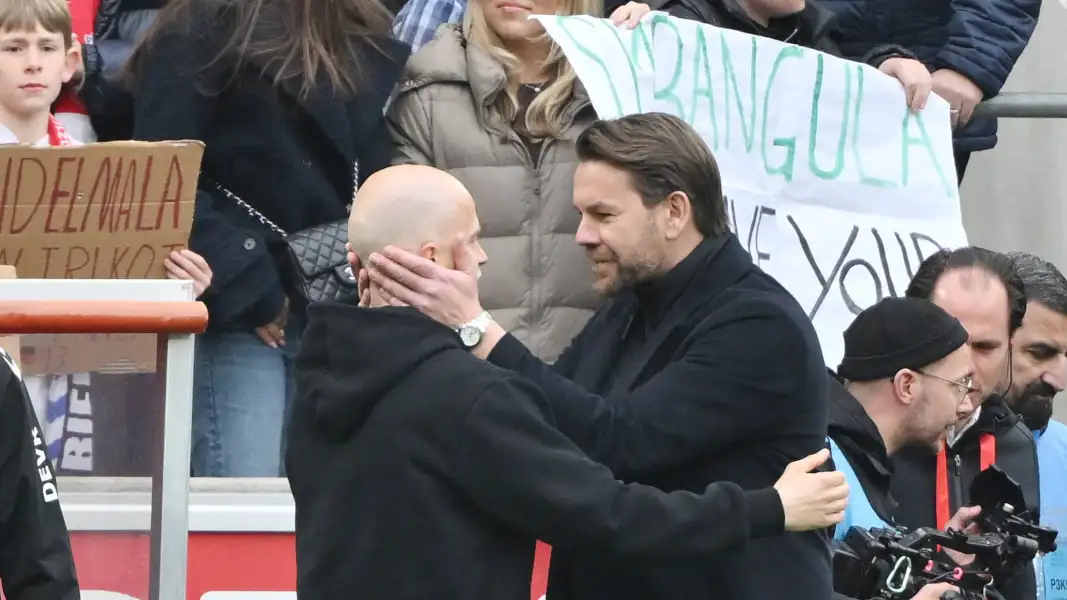 Sportchef Thomas Kessler herzt Interimscoach René Wagner.