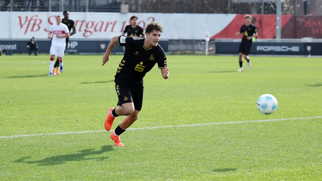 Alessandro Puzzo im Hinspiel gegen den VfB Stuttgart. (Foto: IMAGO / Sportfoto Rudel)