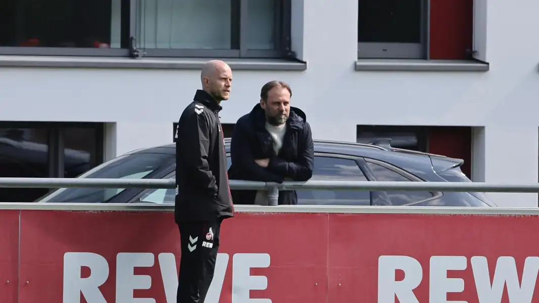 René Wagner am Rande des Trainings mit Kaderplaner Tim Steidten. (Foto: Bucco)