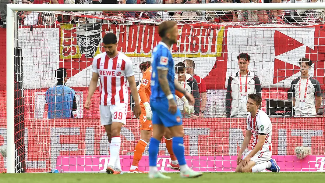 Cenk Özkacar und Kristoffer Lund nach dem Tor zum 1:2. (Foto: IMAGO / DeFodi Images)
