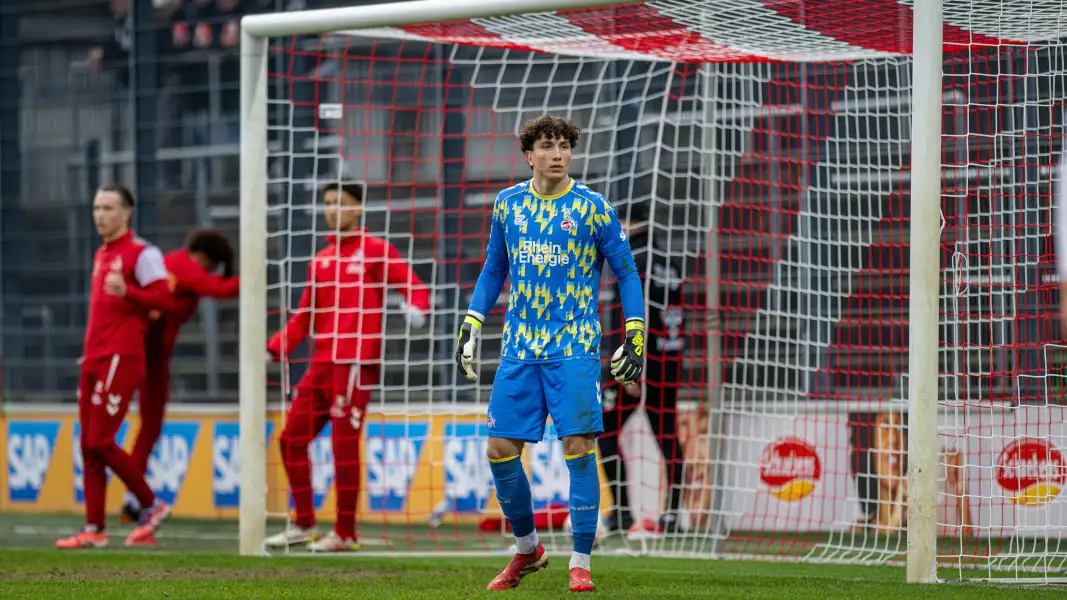 Musste insgesamt fünf Mal hinter sich greifen: Mikolaj Marutzki. (Foto: IMAGO / Klumpen Sportfoto)