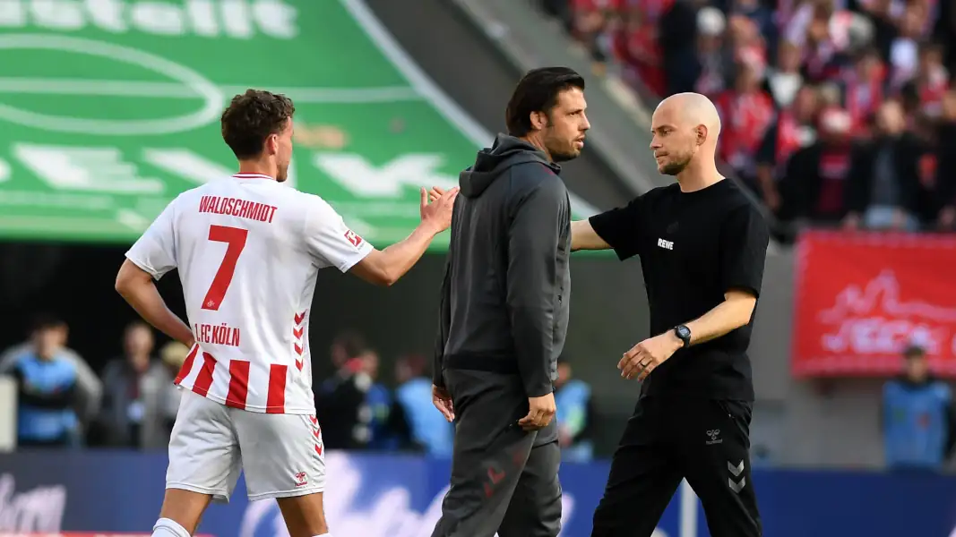 Luca Waldschmidt (li.) und René Wagner (re.) nach dem Heimspiel gegen Leverkusen. (Foto: IMAGO / DeFodi Images)
