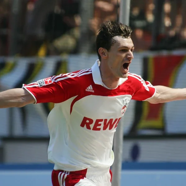 Fotos aufgetaucht: So soll das neue Heimtrikot des 1. FC Köln aussehen
