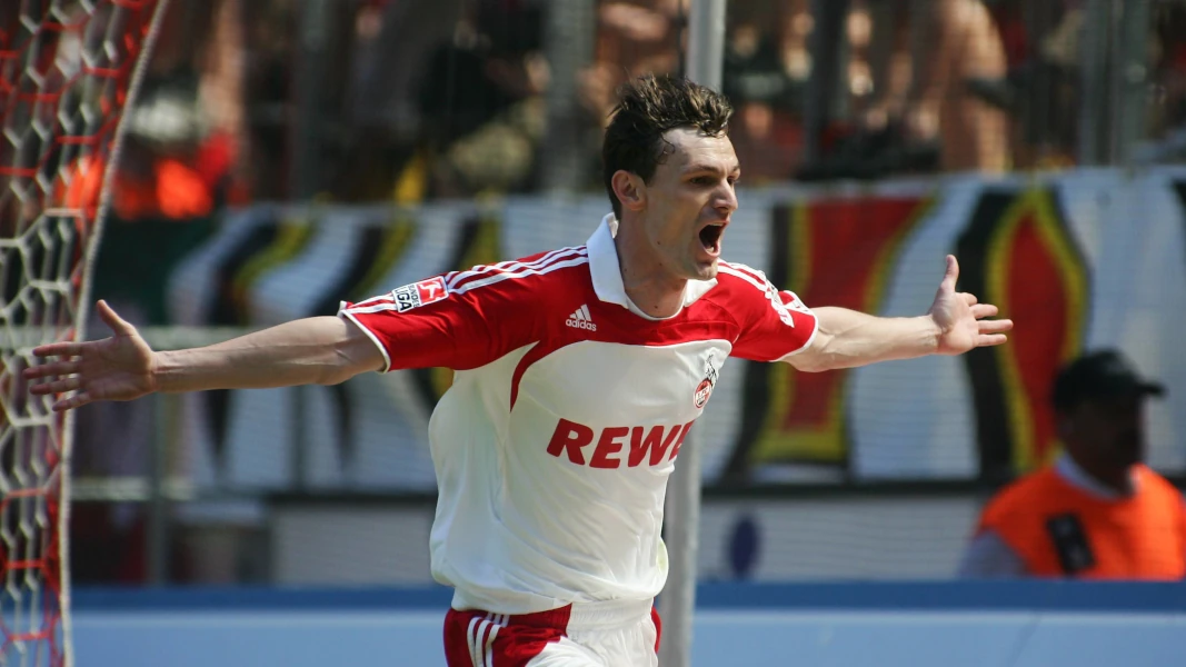 Der 1. FC Köln um Milivoje Novakovic trug zuletzt in der Aufstiegssaison 2007/08 Trikots von Adidas. (Foto: IMAGO / T-F-Foto)