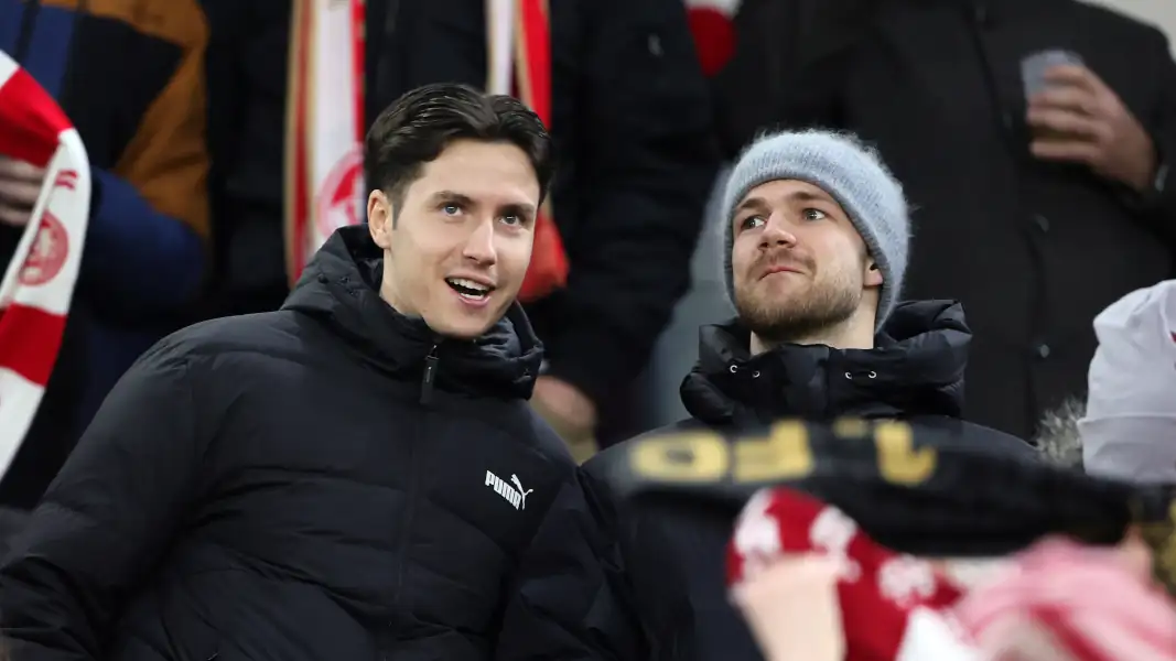 Denis Huseinbasic und Jan Thielmann auf der Tribüne in Müngersdorf. (Foto: Bucco)