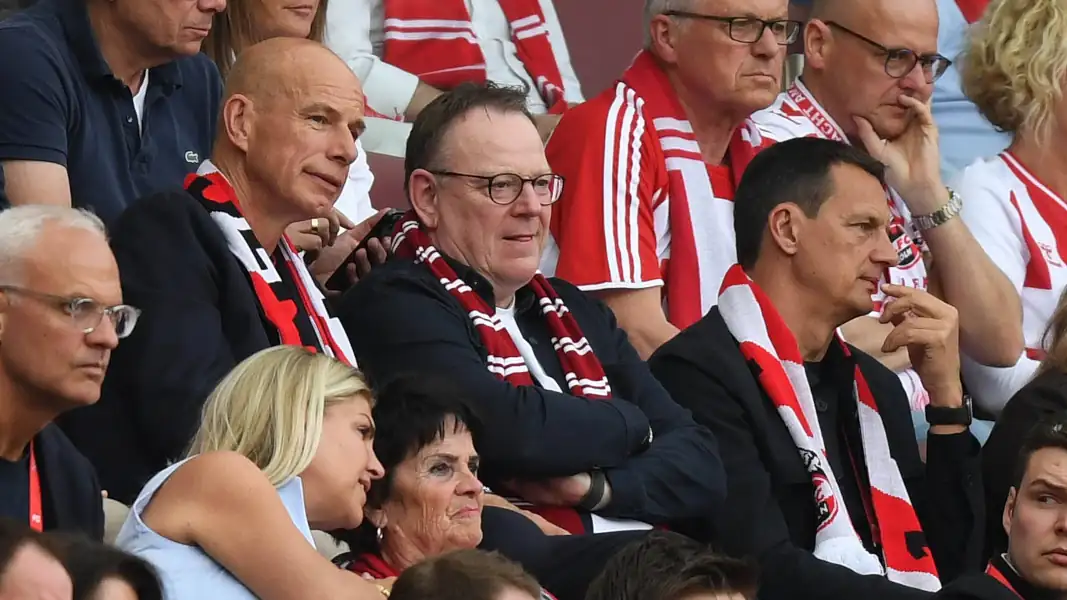 FC-Präsident Jörn Stobbe mit OB Thorsten Burmester.