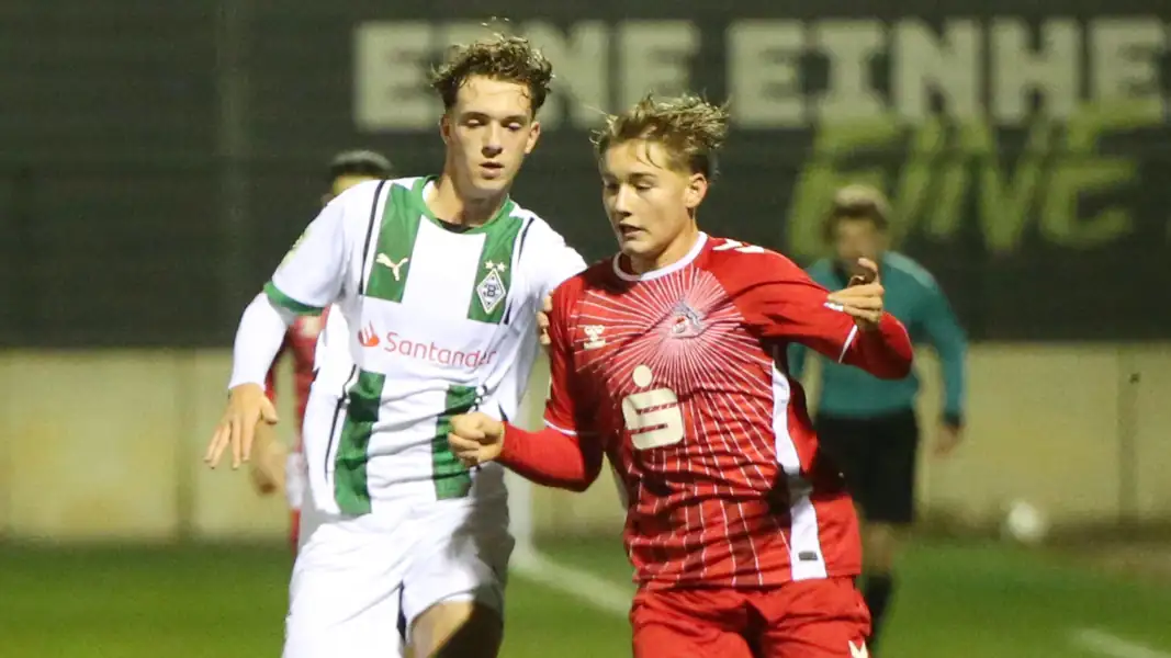 Len Wörsdörfer gegen Fynn Schenten. (Foto: IMAGO / Fotostand)