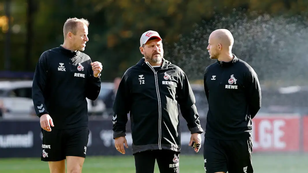 Kevin McKenna, Steffen Baumgart und René Wagner. (Foto: IMAGO / Michael Ketzer)