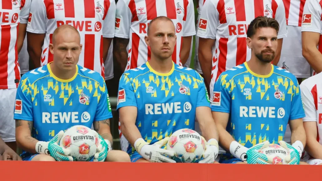 Matthias Köbbing, Marvin Schwäbe und Ron-Robert Zieler sollen auch auf dem neuen Mannschaftsfoto des 1. FC Köln zusammensitzen. (Foto: Bucco)