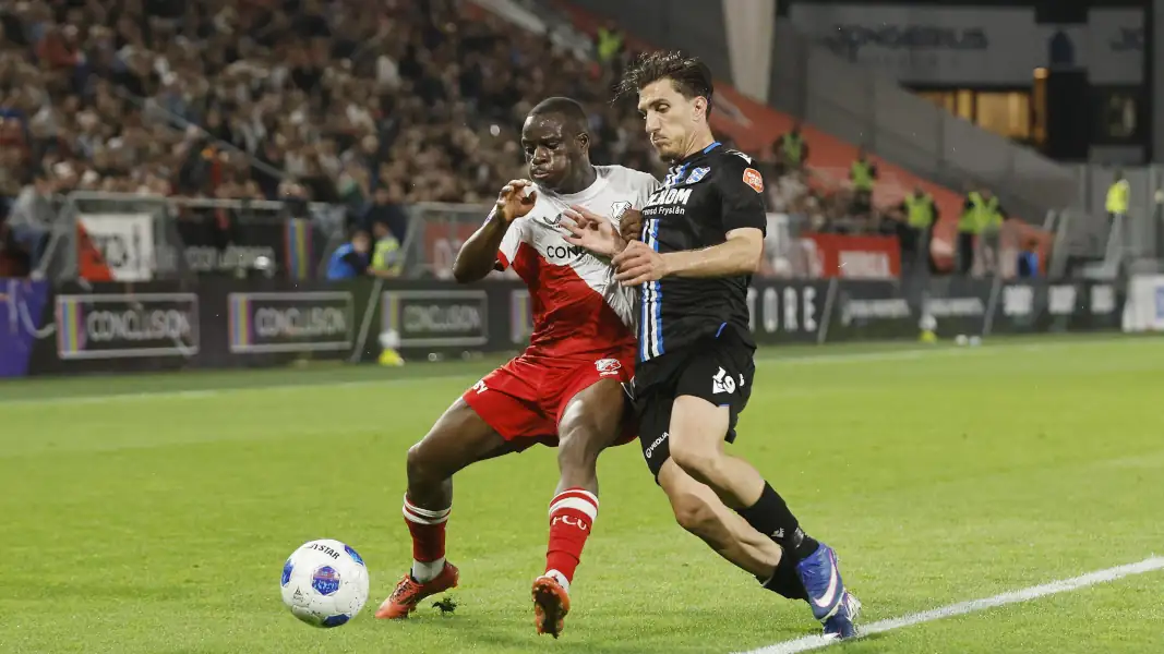 Vasilios Zagaritis (re.) spielte in der abgelaufenen Saison in Heerenveen. (Foto: IMAGO / ANP)