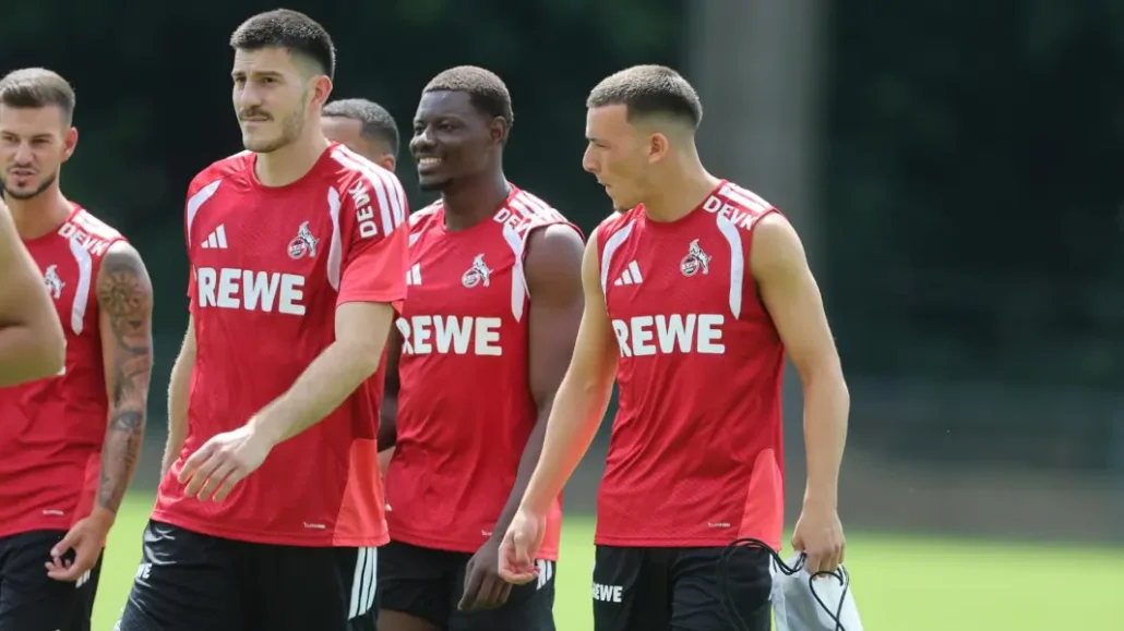 Neuzugang Luka Lochoshvili mit Ragnar Ache und Said El Mala. (Foto: Bucco)