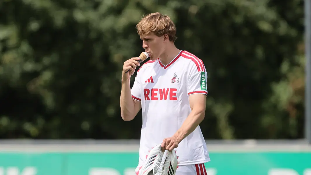 Der verletzte Timo Hübers kam mit Eis. (Foto: Bucco)