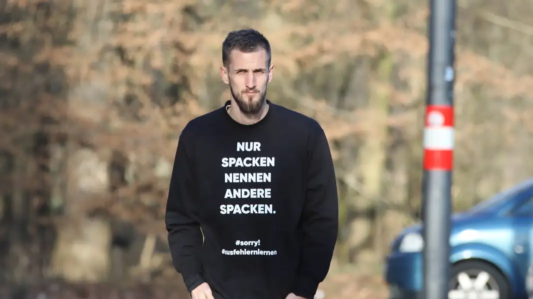 Dominick Drexler entschuldigt sich.