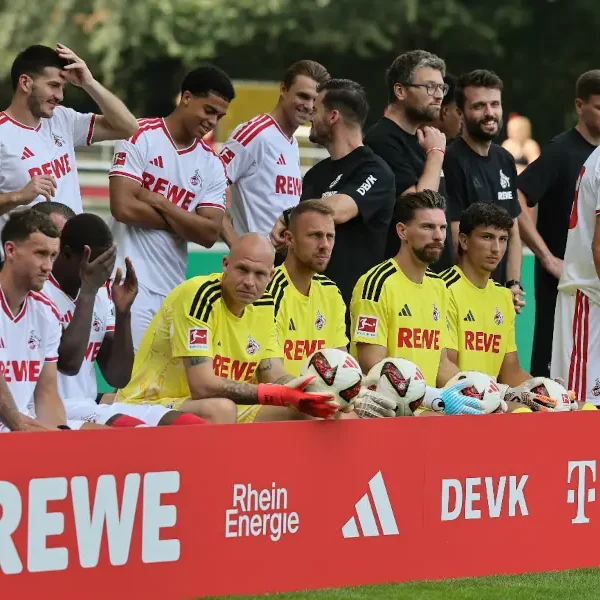 Erstes Mannschaftsfoto: So sieht der FC vor der Transfer-Offensive aus