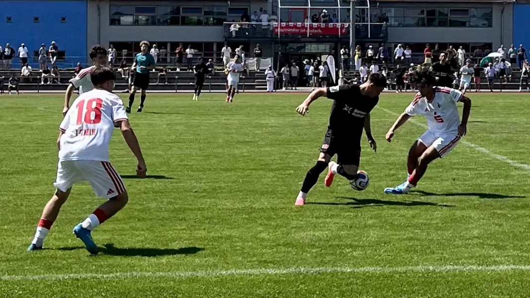 Die U19 des 1. FC Köln beim Sieg gegen Leverkusen. (Foto: GEISSBLOG)